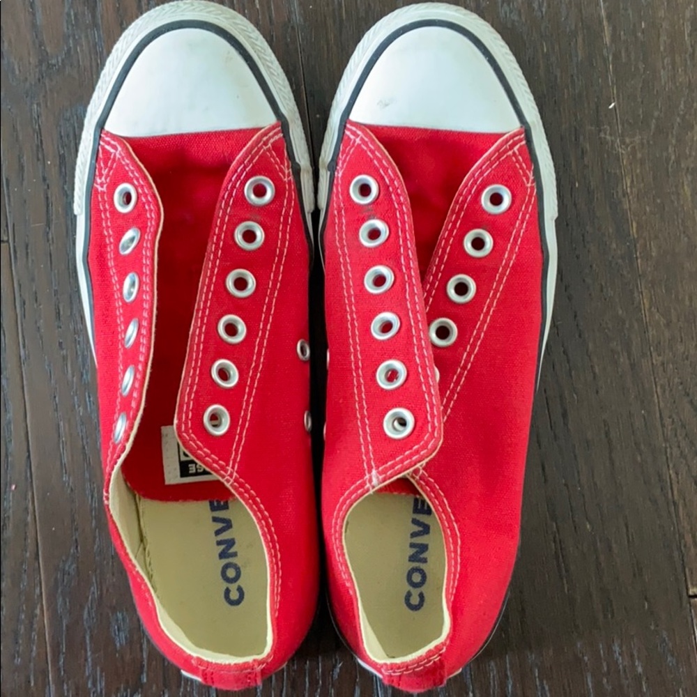 Red low top converse